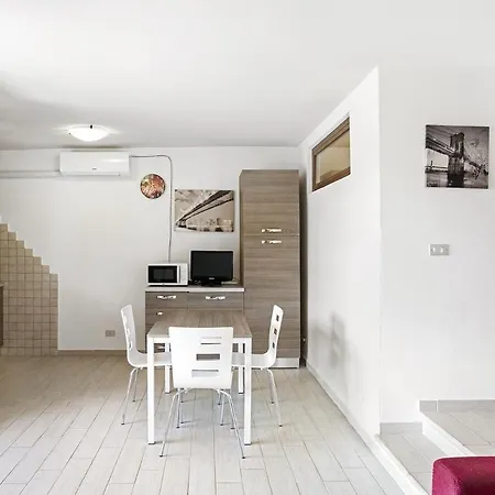 Apartman Bilocale Asfodeli 2 *
